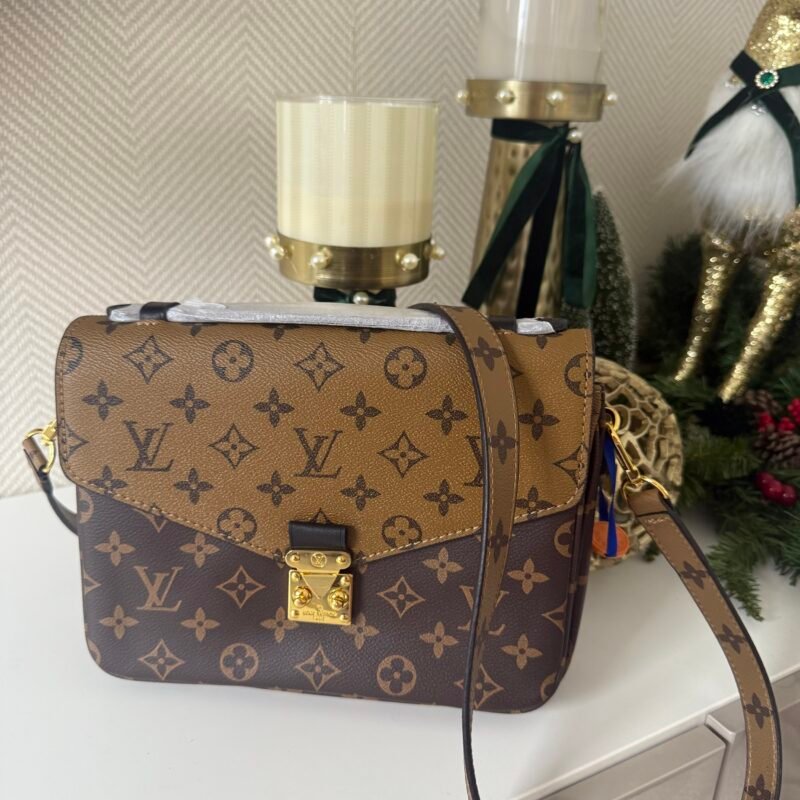 LV POCHETTE BAG