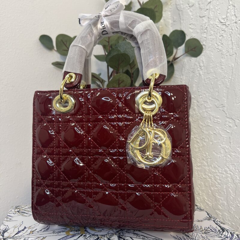 LADY RED MEDIUM
