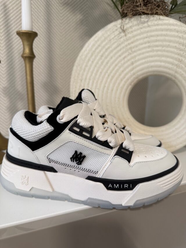 AM WHITE SNEAKERS
