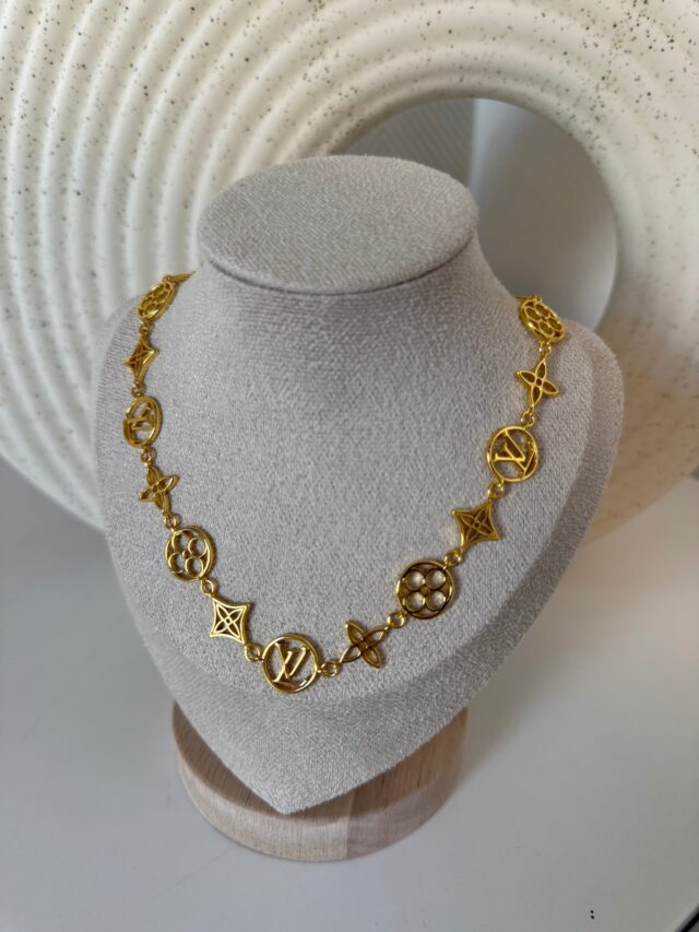 L GOLD NECKLACE