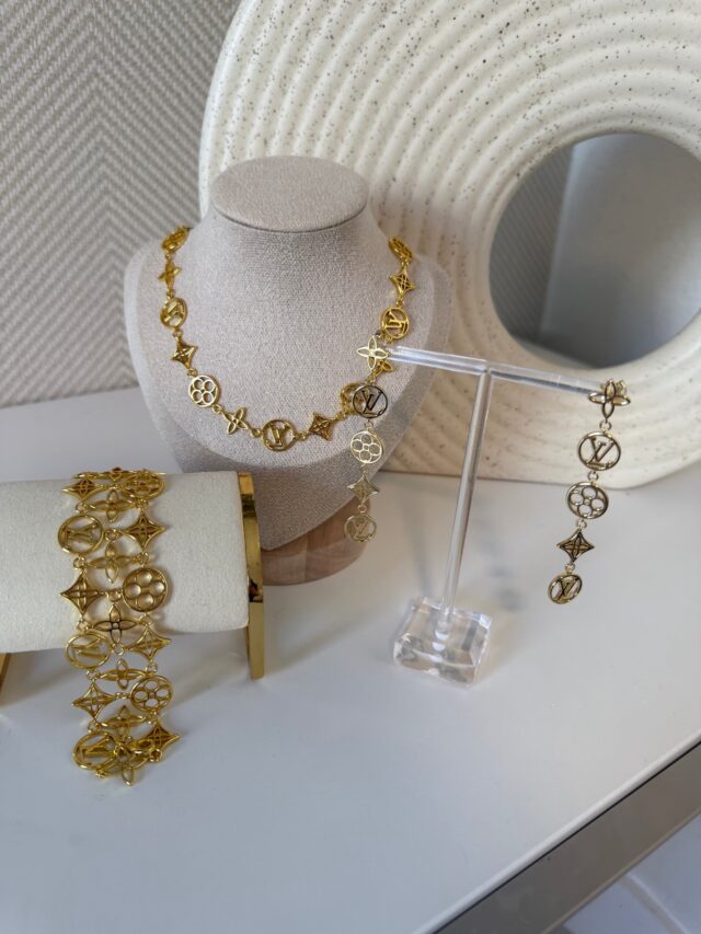 L GOLD NECKLACE - Image 2