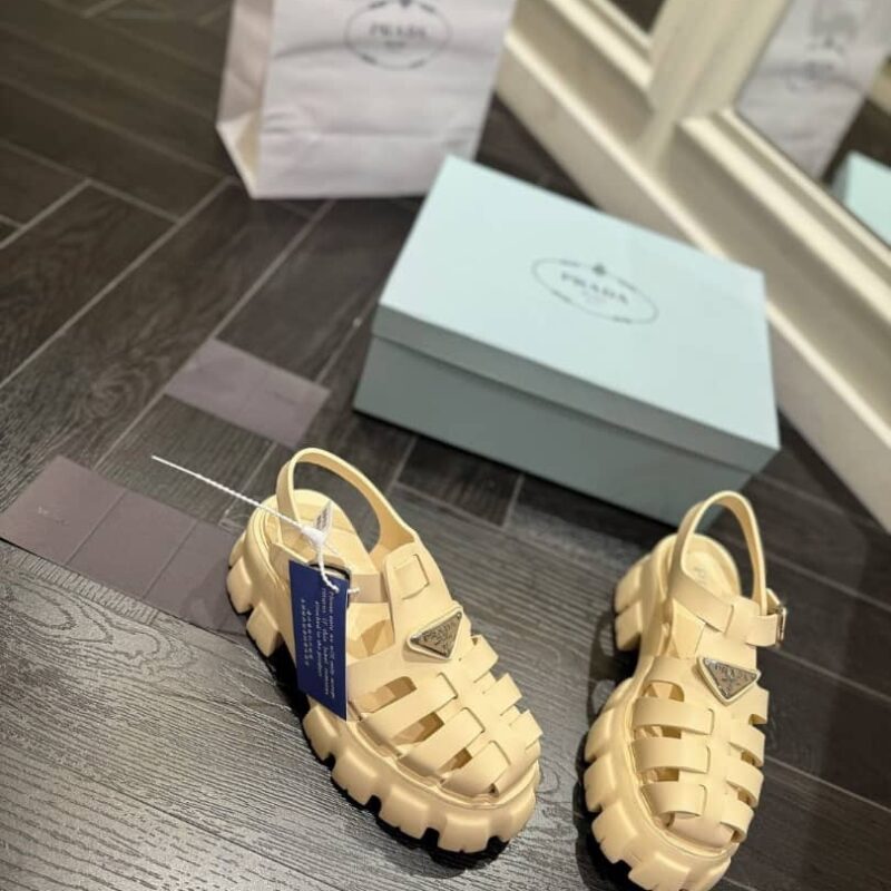 P SUMMER SANDALS