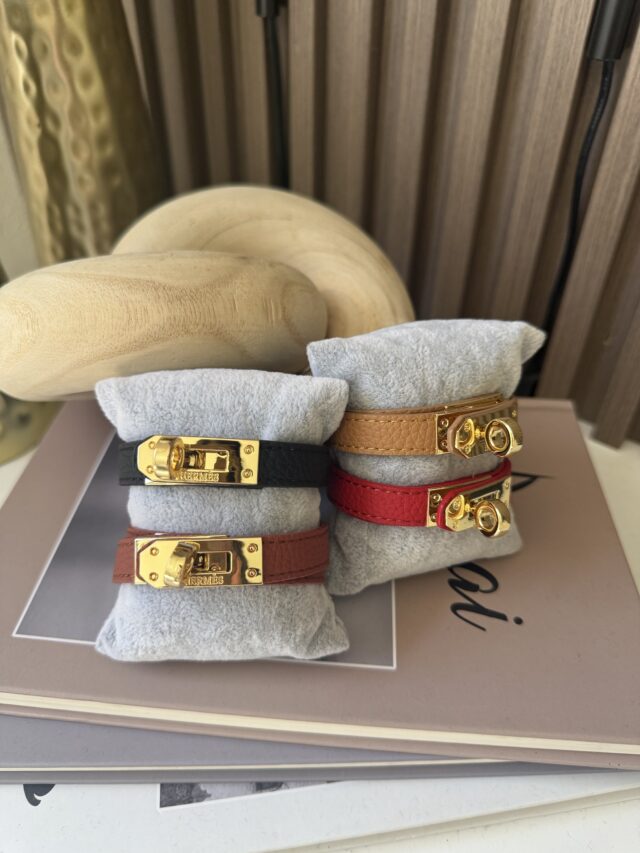 H LEATHER BRACELET