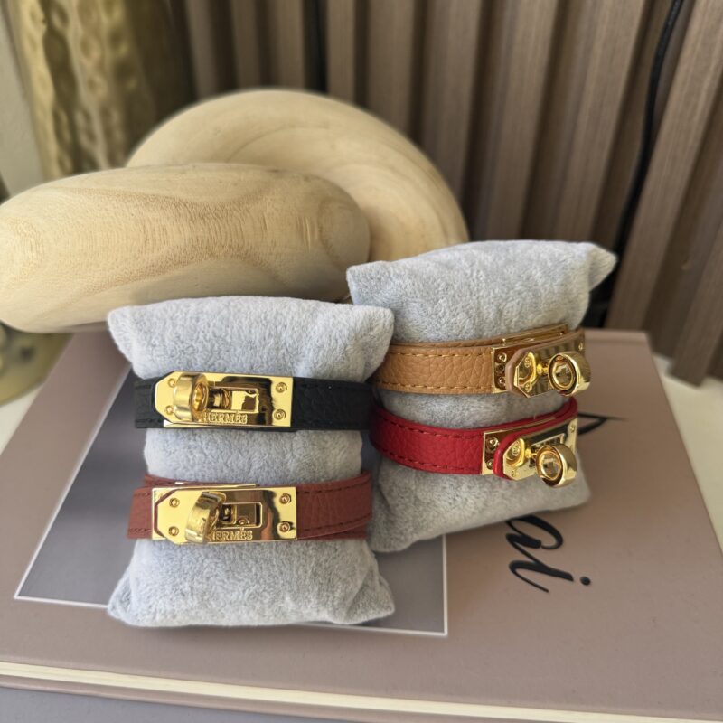 H LEATHER BRACELET