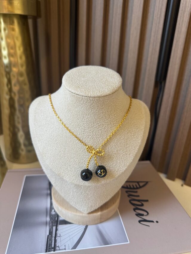 CHERRY BLACK NECKLACE