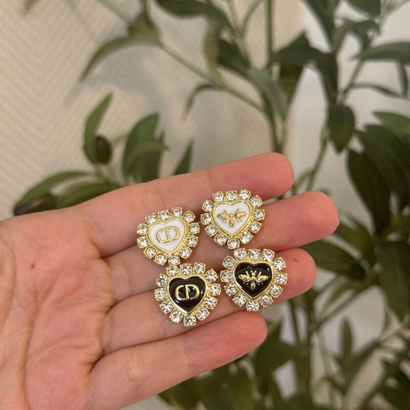 C BLACK/WHITE EARRINGS