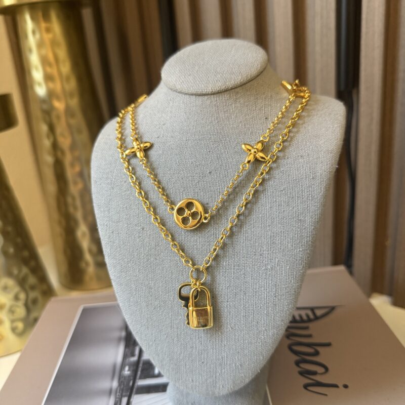 L GOLD SET NECKLACE