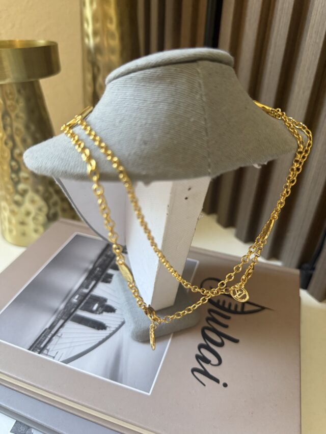 L GOLD SET NECKLACE - Image 3