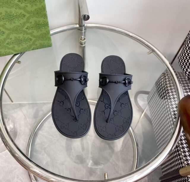 G SANDALS SIZE 8 US