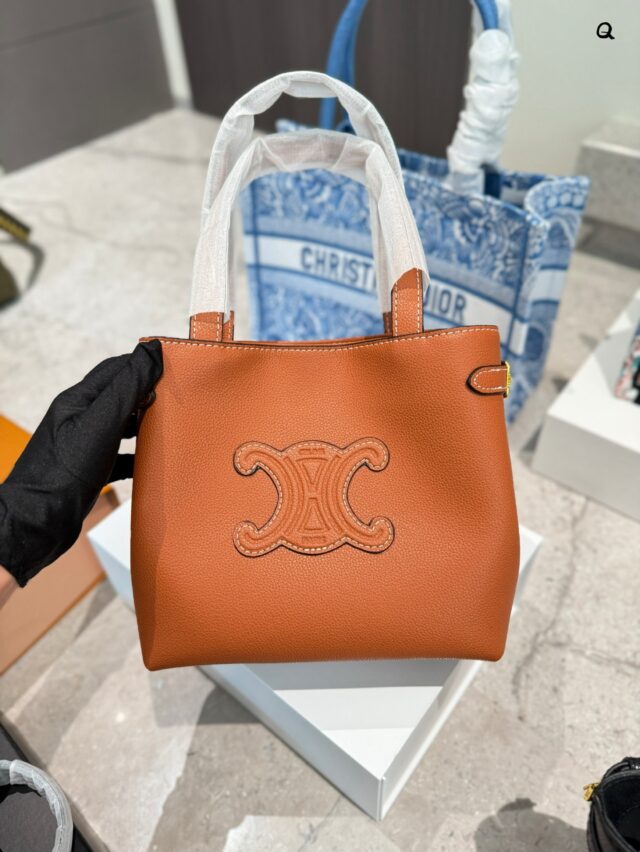 C TOTE BAG