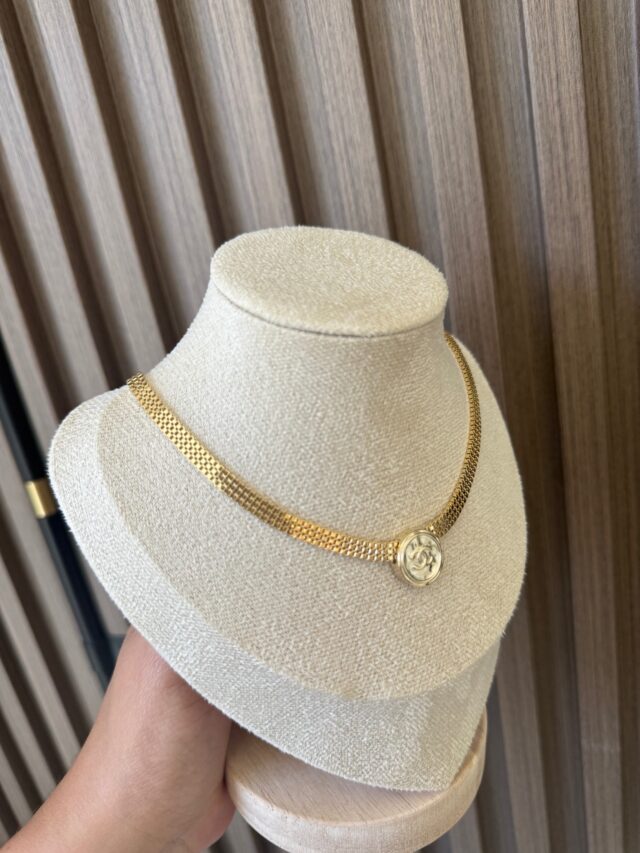 C GOLD NECKLACE - Image 3