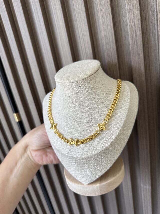 L FINE NECKLACE