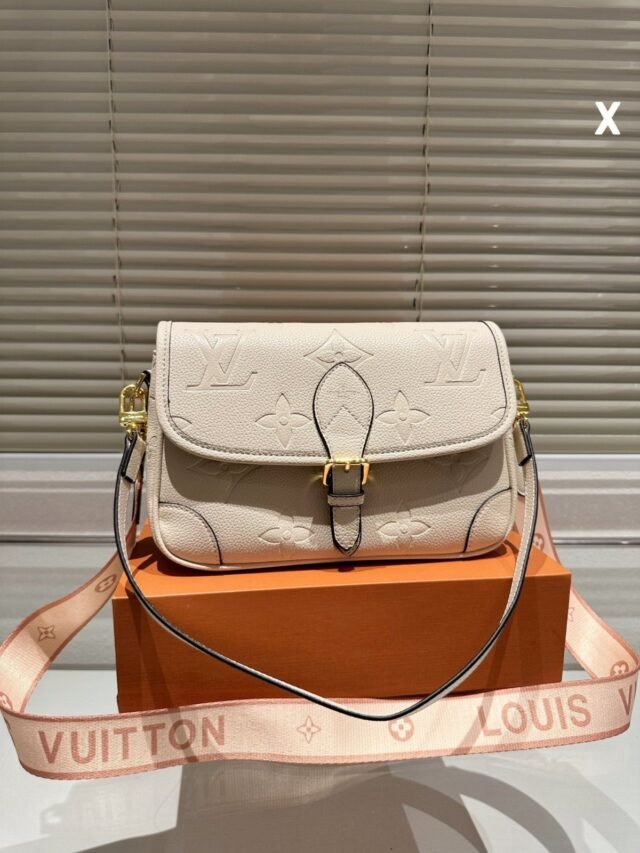 L WHITE BAG