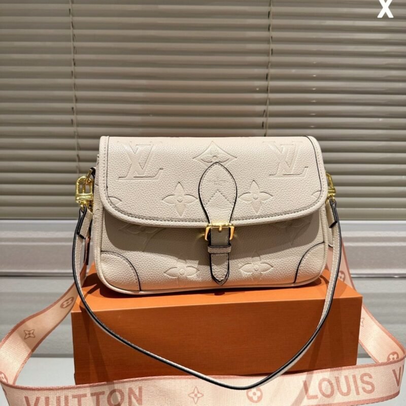 L WHITE BAG