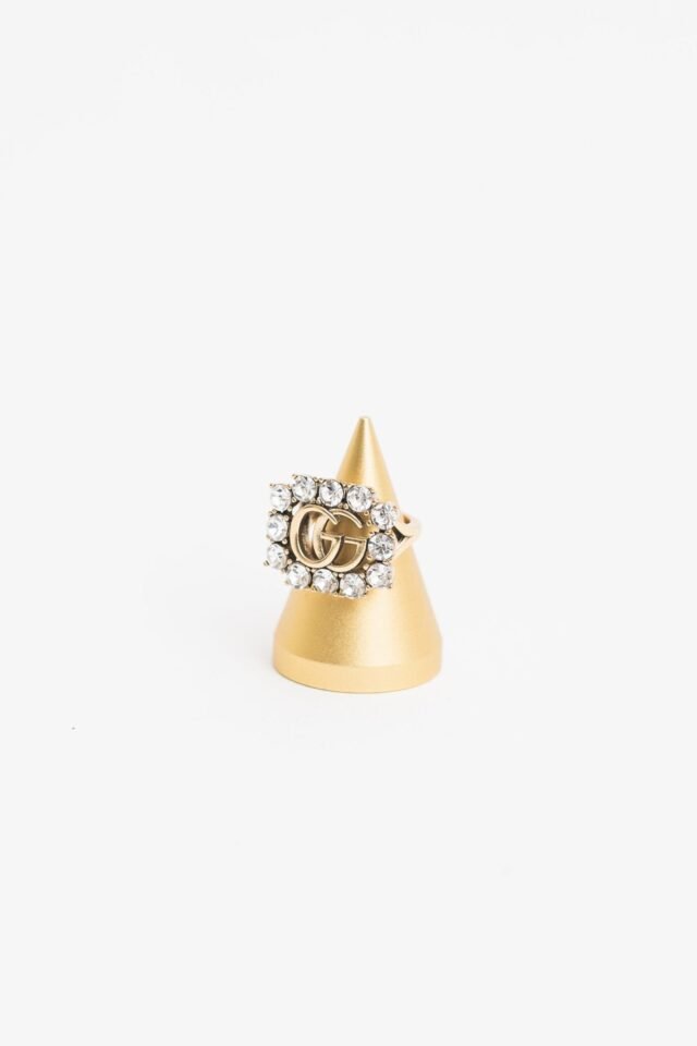 G CRYSTAL RING