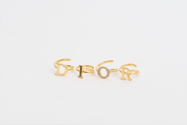 Gold 4 Letter Ring - Image 2