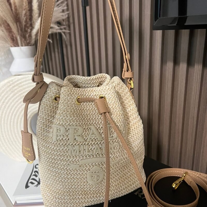 P BEIGE BAG