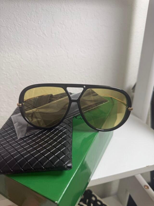 B AVAILABLE SUNGLASSES