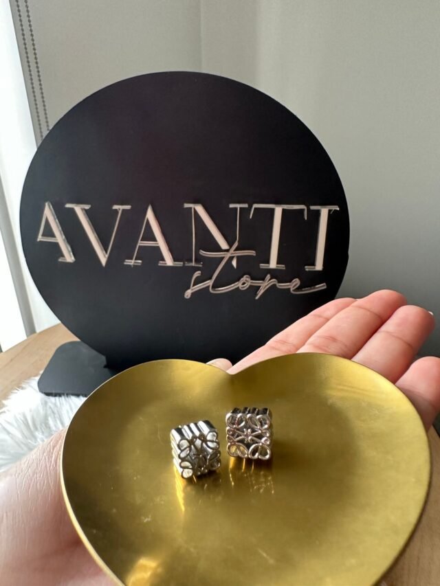 L SILVER EARRINGS - Image 2
