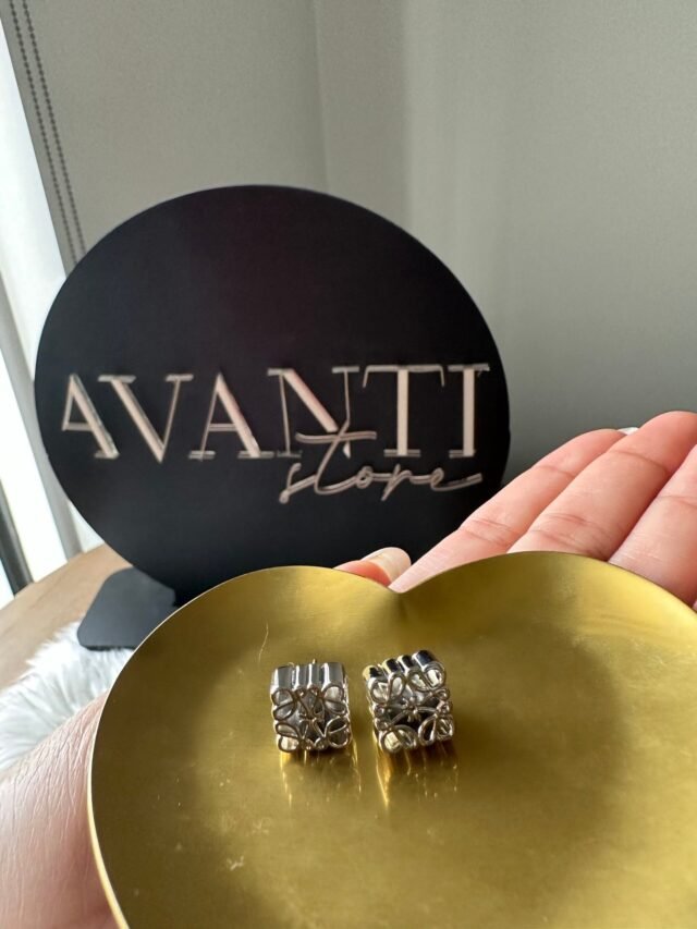 L SILVER EARRINGS