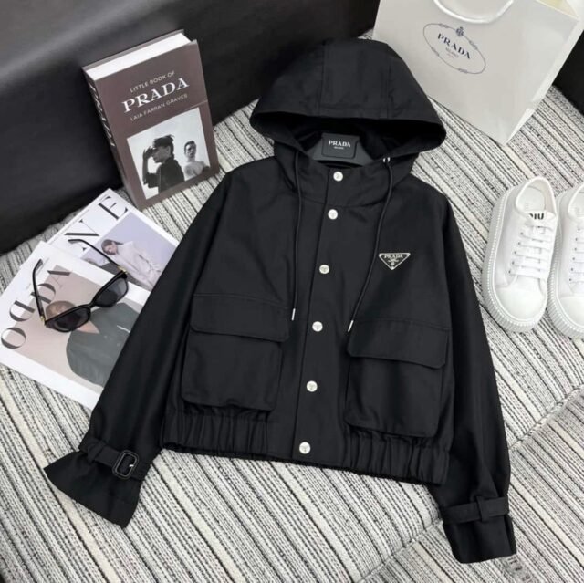 P BLACK JACKET