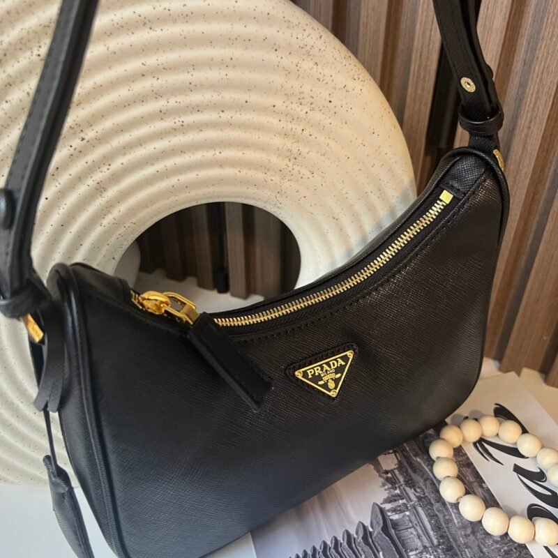 P BLACK SIGN GOLD BAG