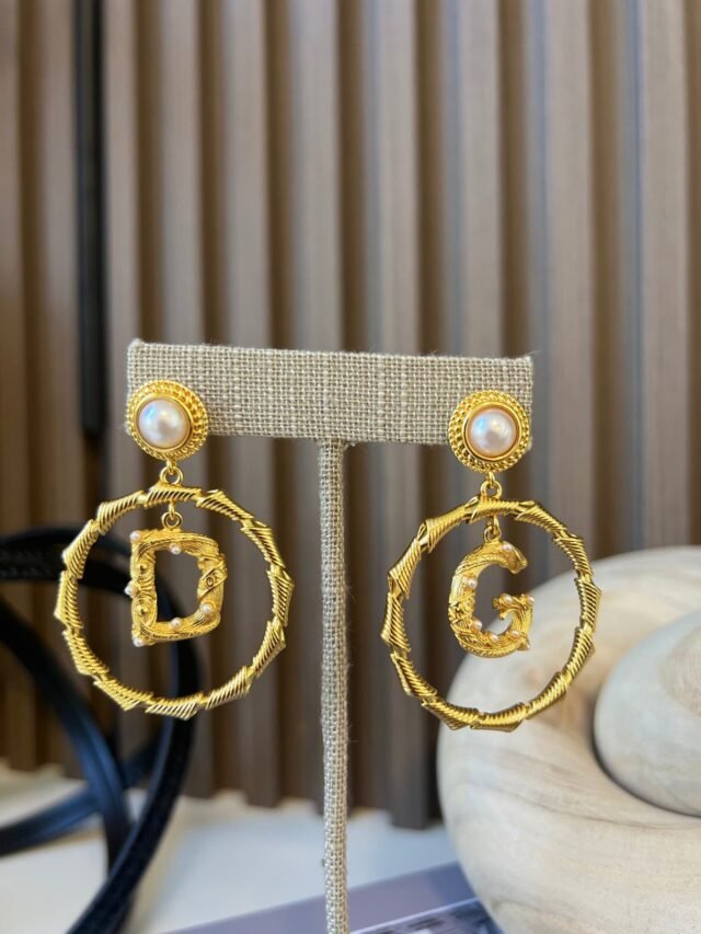 D GOLD HOOP - Image 3