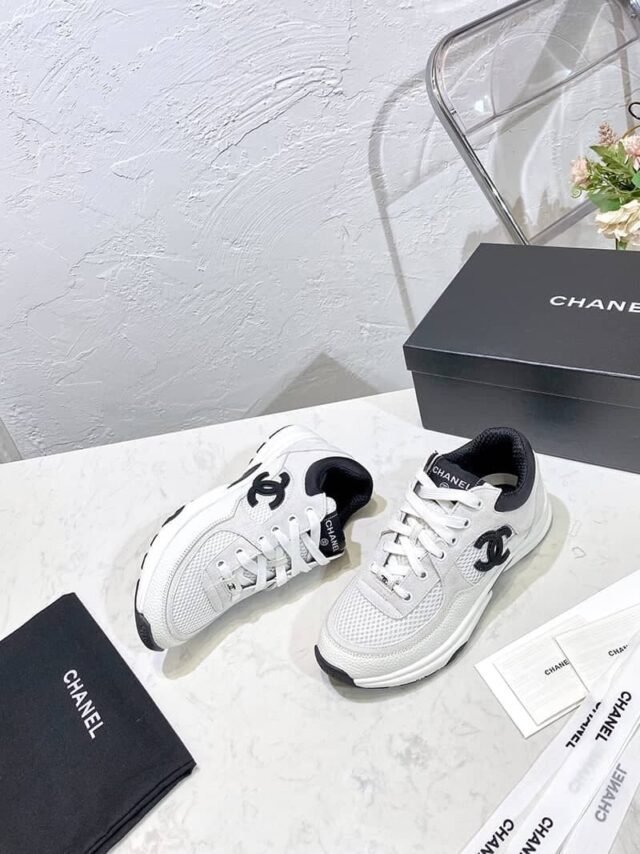 C WHITE SNEAKERS - Image 4