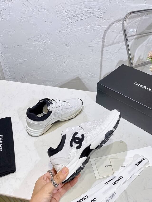 C WHITE SNEAKERS - Image 3