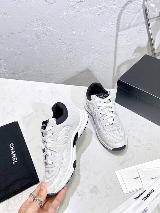 C WHITE SNEAKERS - Image 2
