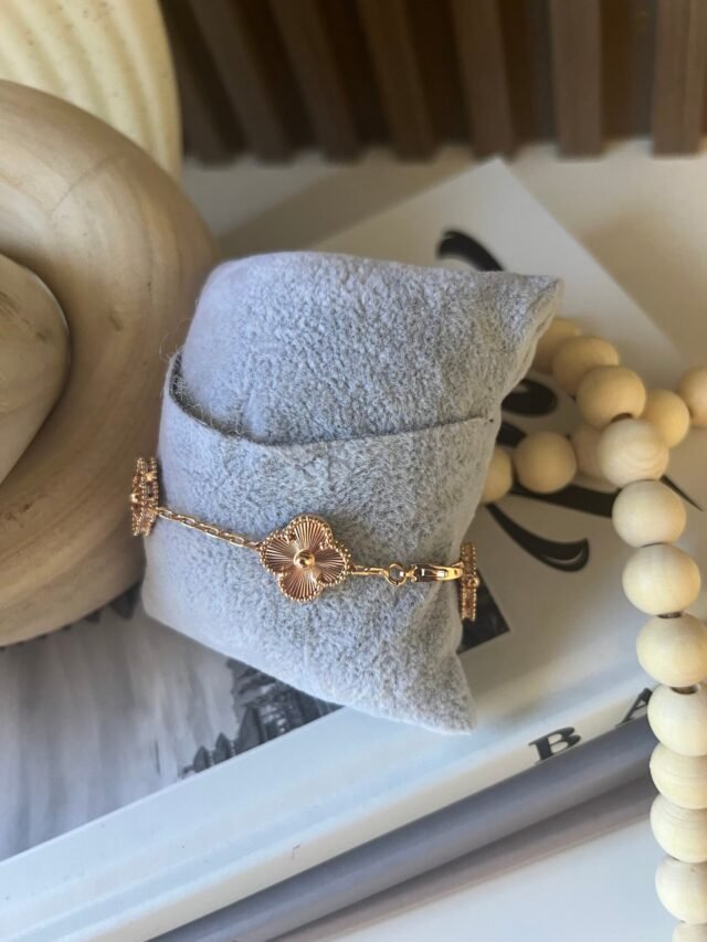 CLOVER ROSEGOLD BRACELET - Image 3