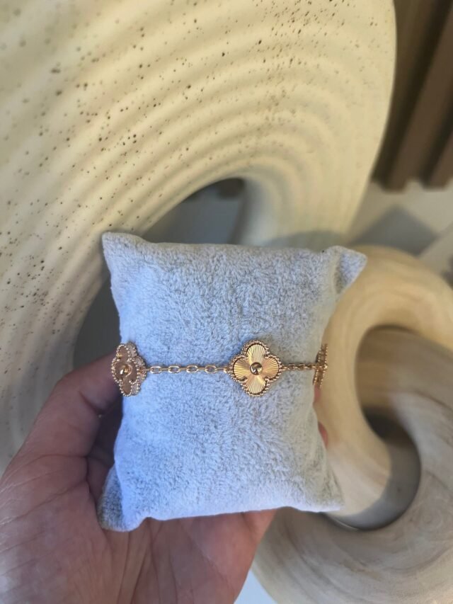 CLOVER ROSEGOLD BRACELET - Image 2