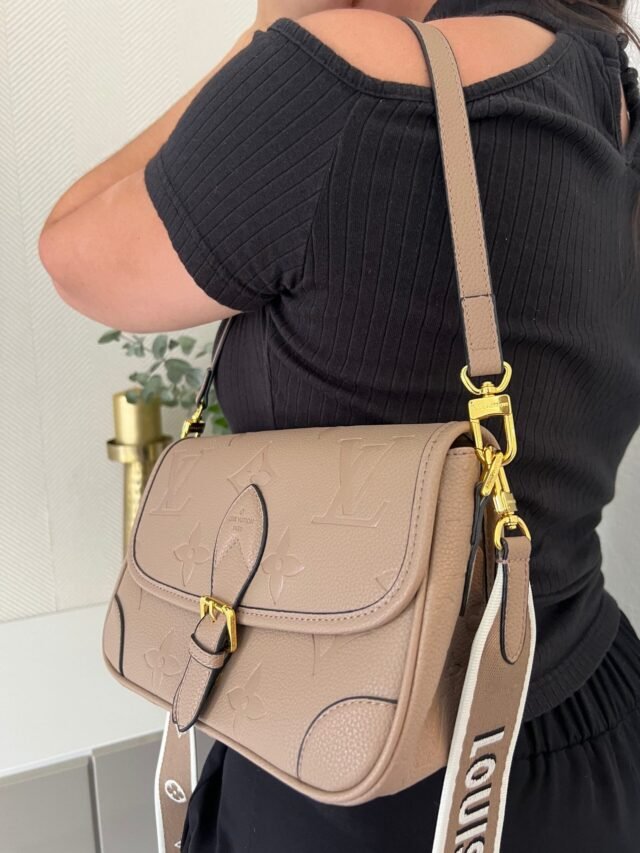L LIGHT BROWN BAG