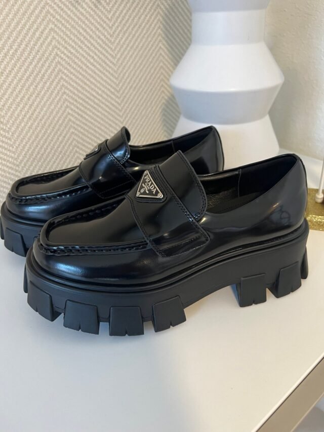 P BLACK LEATHER SHOES