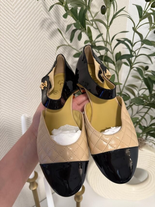 C BEIGE SANDALS