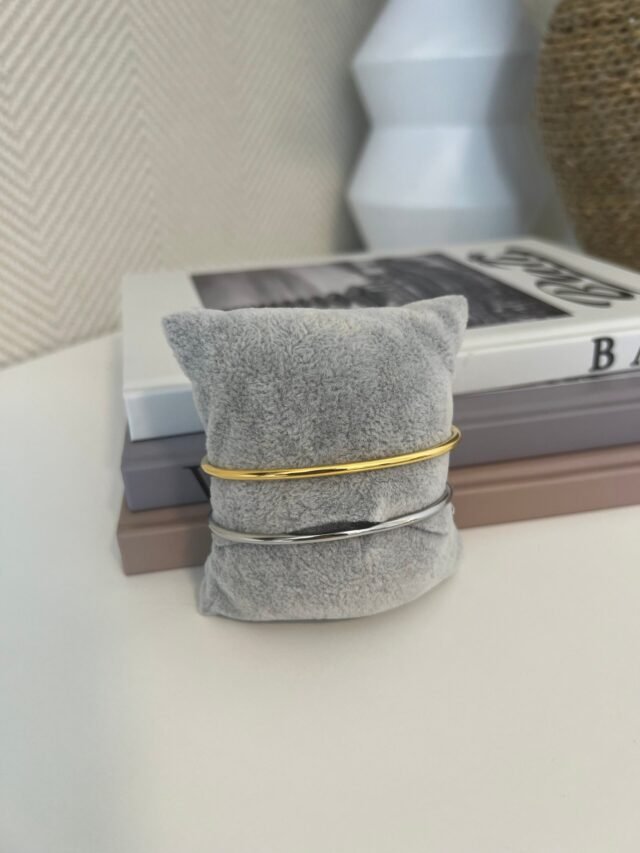 P WHITE & BLACK BANGLE - Image 3