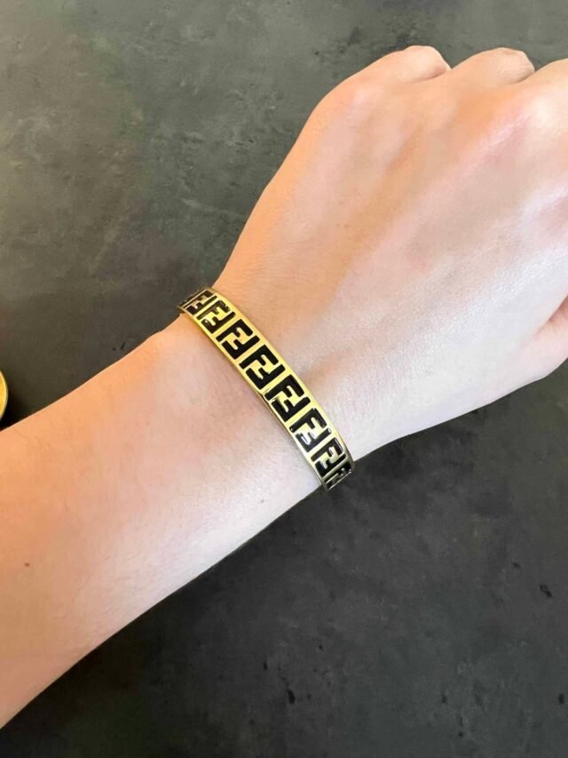 F DOUBLE LETTER BLACK & GOLD BANGLE - Image 2
