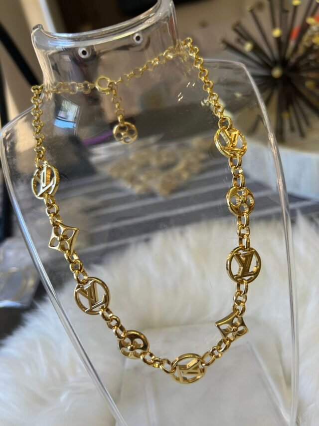 Gold Basic Necklace - Image 3