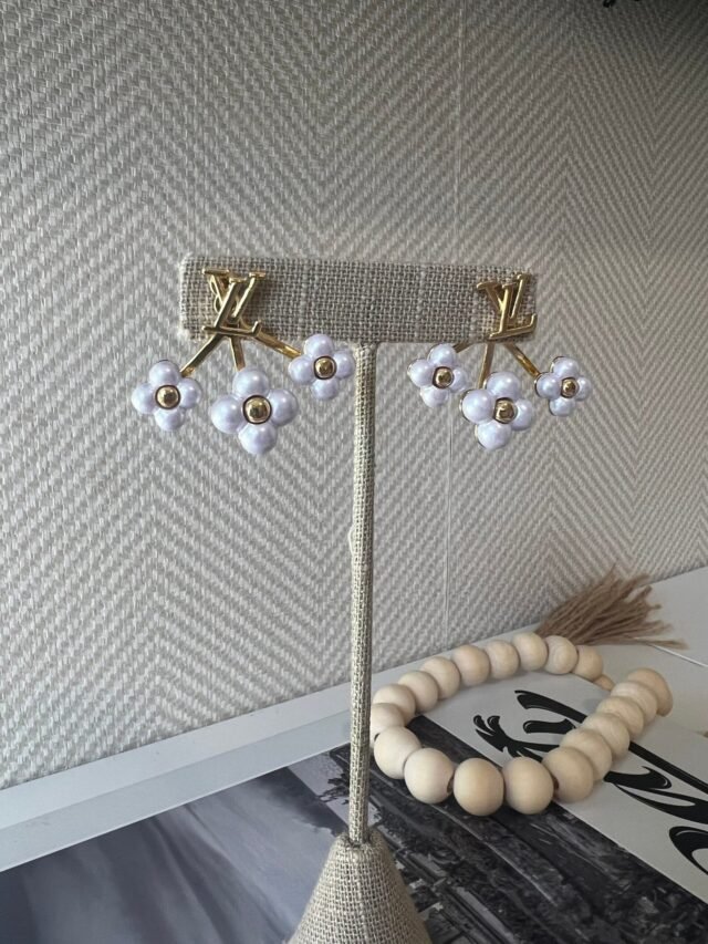 L 3 PEARL EARRINGS - Image 4