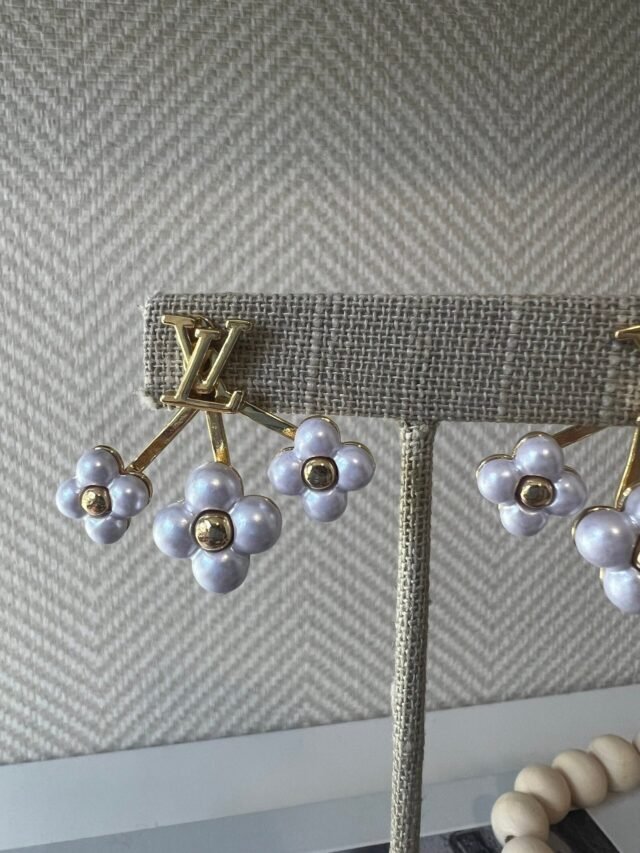 L 3 PEARL EARRINGS - Image 3