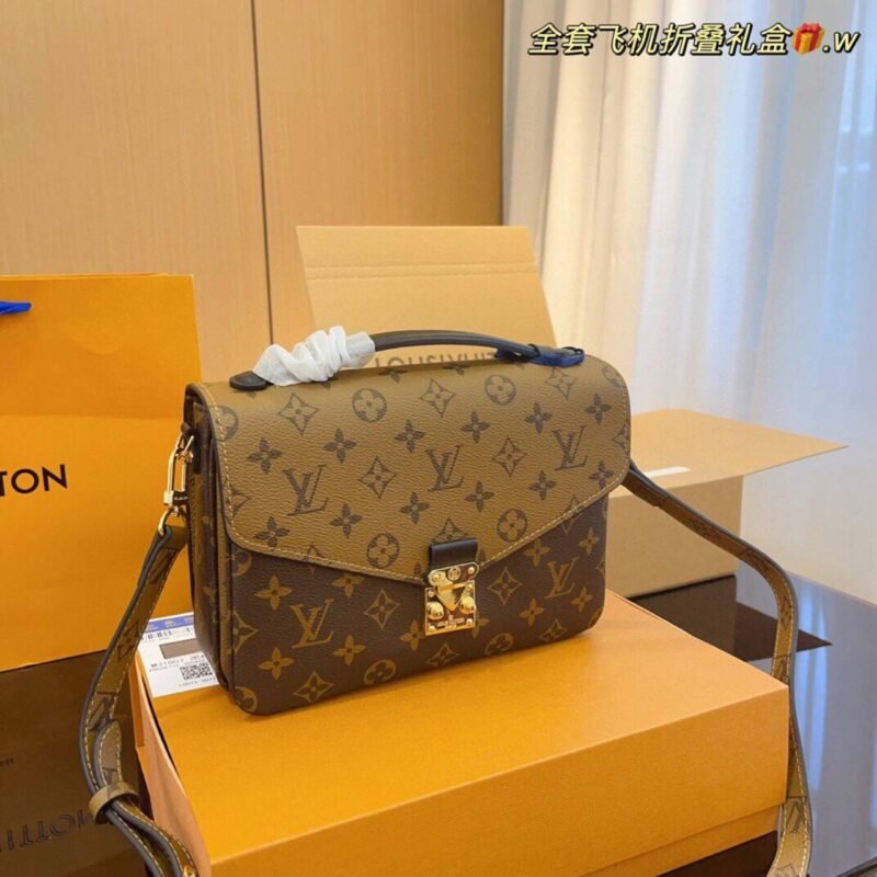 LV POCHETTE BAG