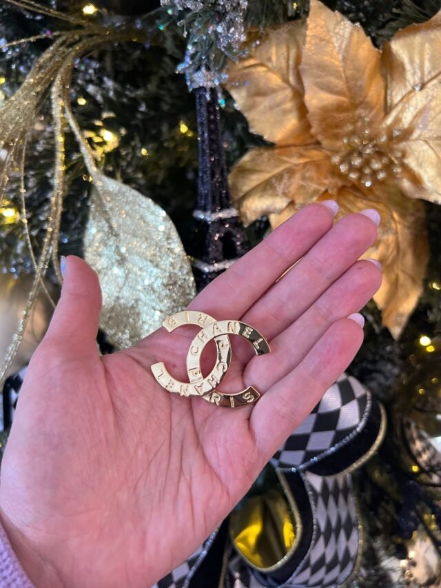 C STUD GOLD BROOCH