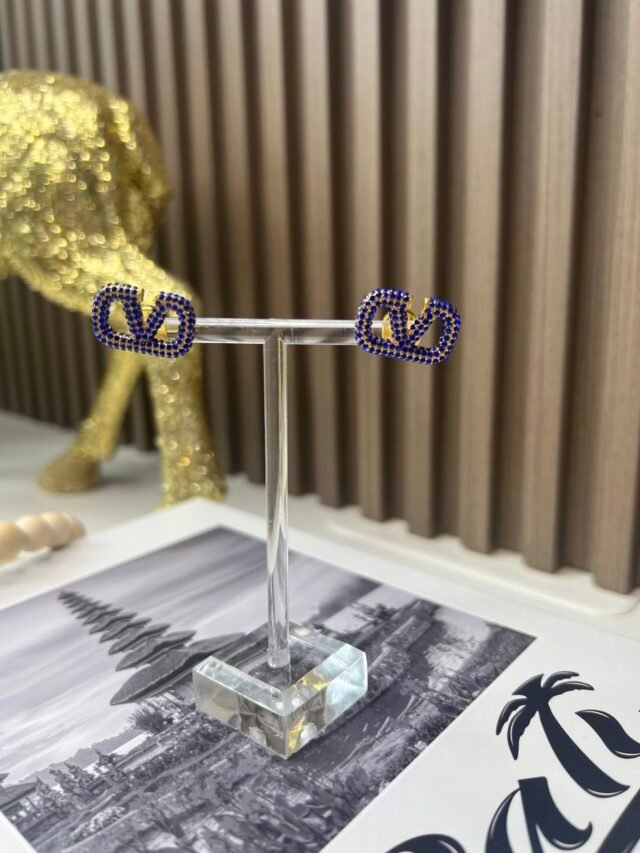V BLUE DIAMOND EARRING