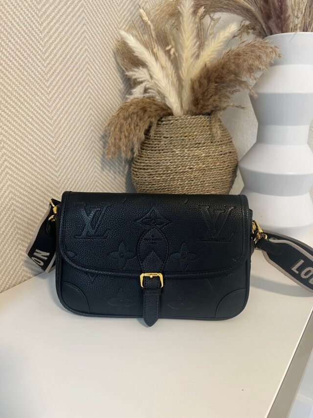 L BLACK BAG