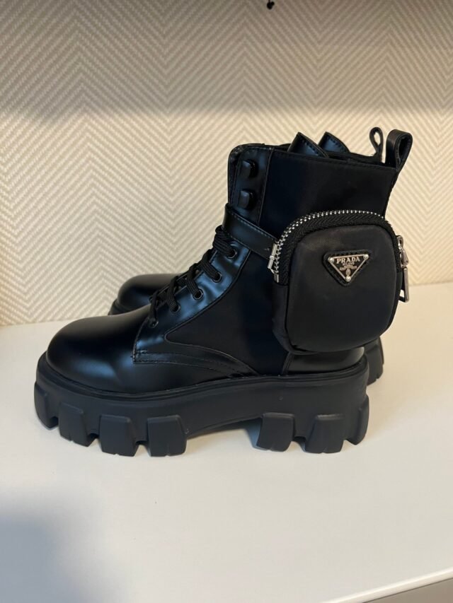P BLACK BOOTS