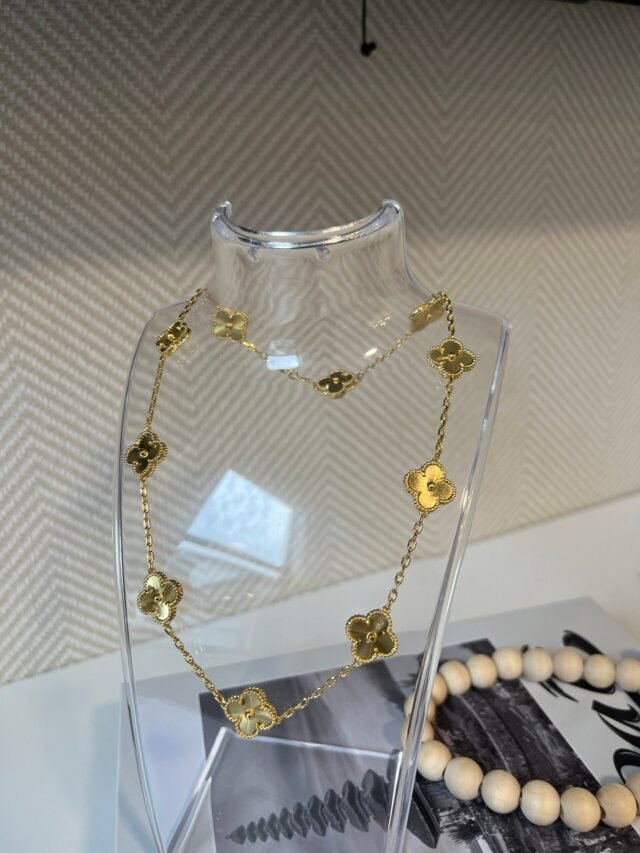 Clover Tri Color Necklace - Image 2