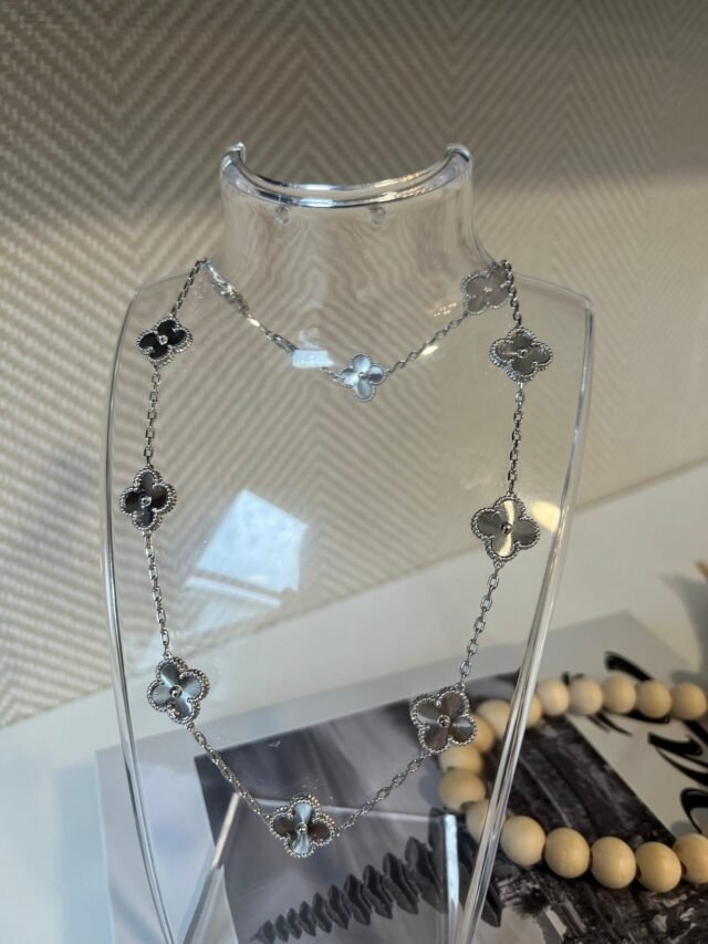Clover Tri Color Necklace - Image 4