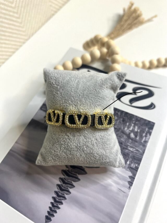 V BLACK & DIAMOND BRACELET
