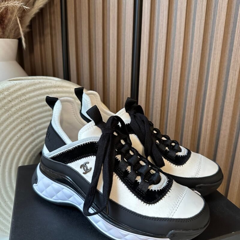 C BLACK & WHITE SNEAKERS