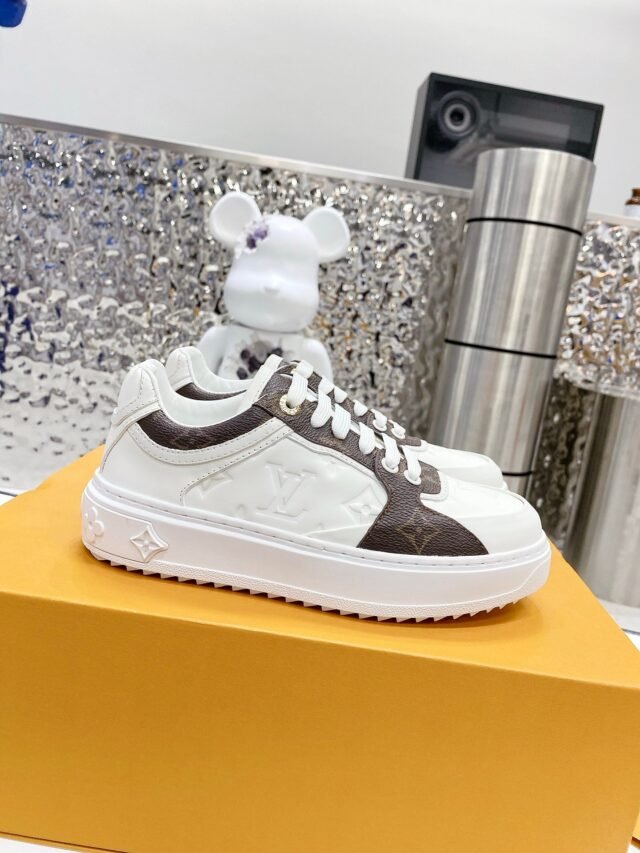 L PRINT WHITE SNEAKERS - Image 3